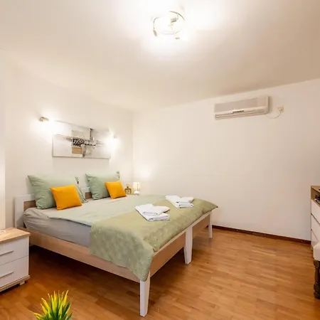 Chiara1-apartments *